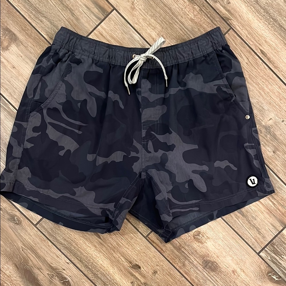 Vuori Kore Short 5” inseam W/ liner